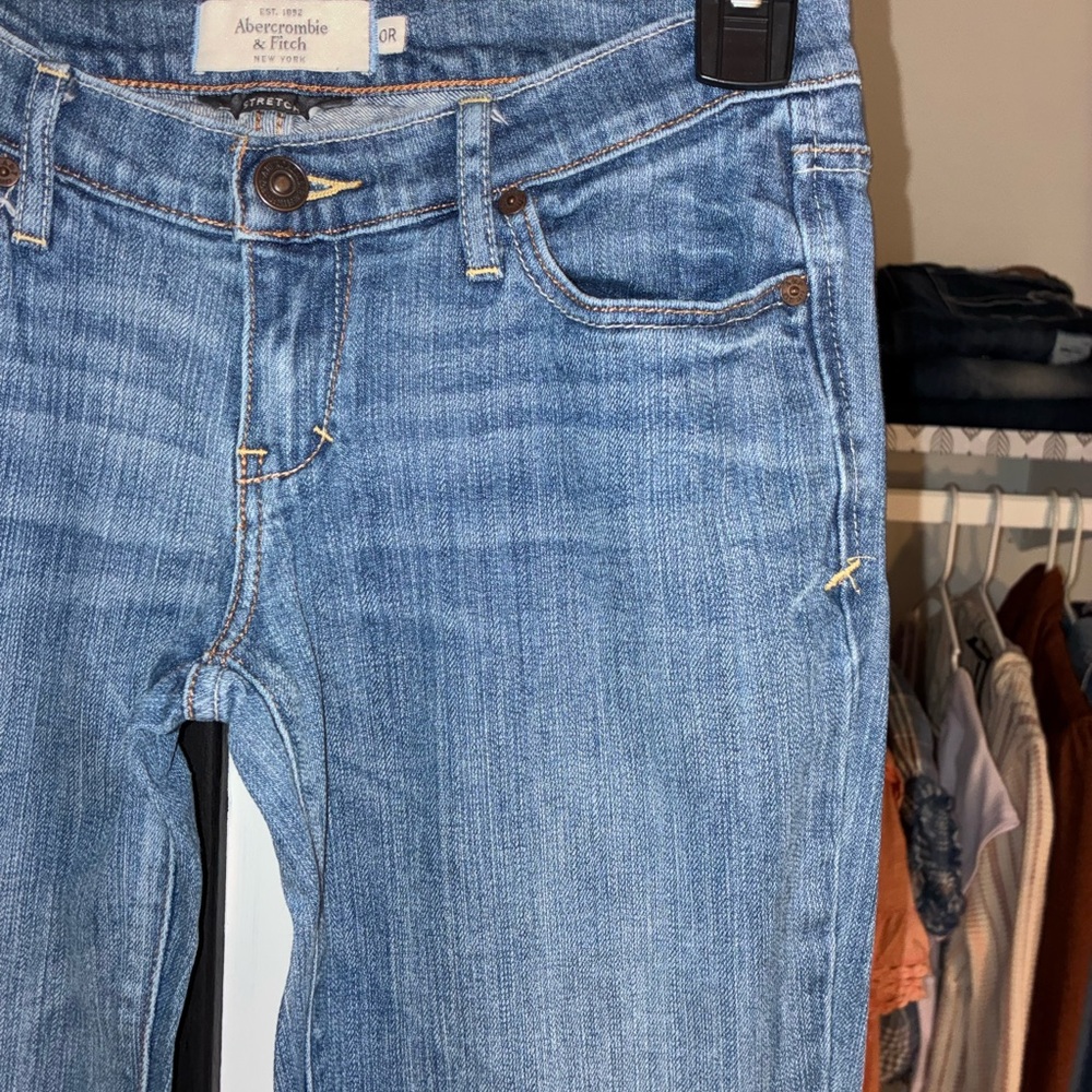 A&F Emma Low Rise Jeans - Picture 6 of 15